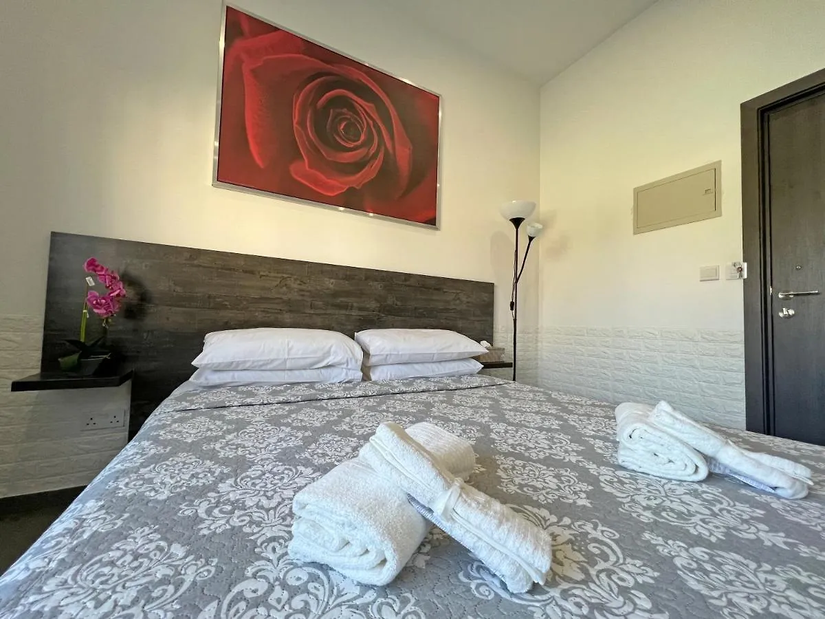 Apollo Rooms By Albert'S Apartment Larnaca Guest house